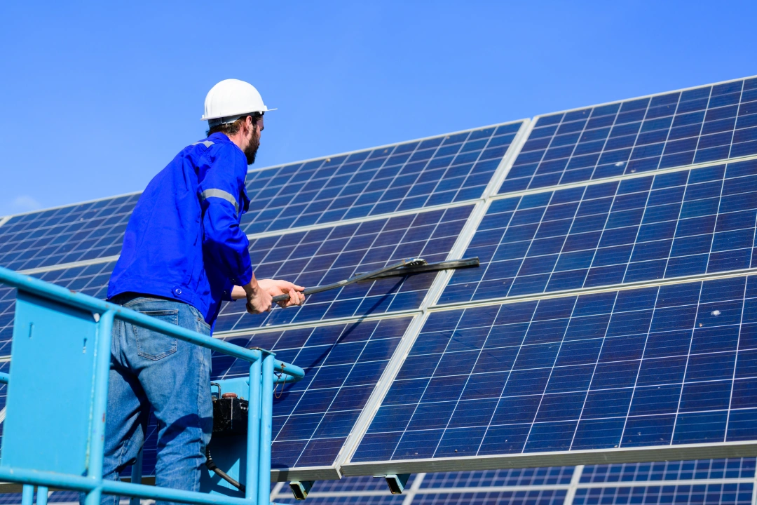 Solar Panel Cleaning Services (2)